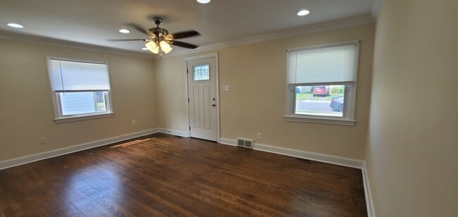 Building Photo - 433 Belair Ave