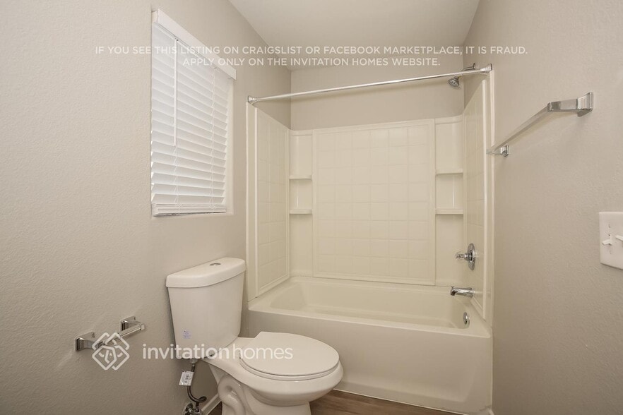 Building Photo - 8392 W Sapphire St