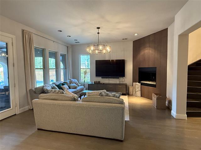 Building Photo - 3736 Greenbrier Dr