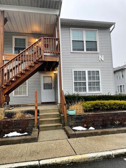 Building Photo - 65 County Rd