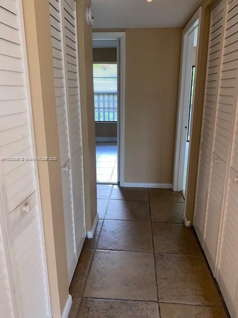Building Photo - 3028 Coral Ridge Dr