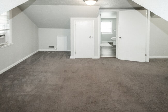 Building Photo - 3504 Trant Ave