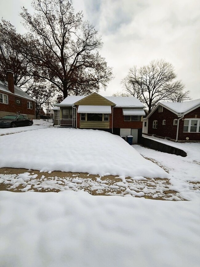 Building Photo - Spacious 2 Bedroom Rental!