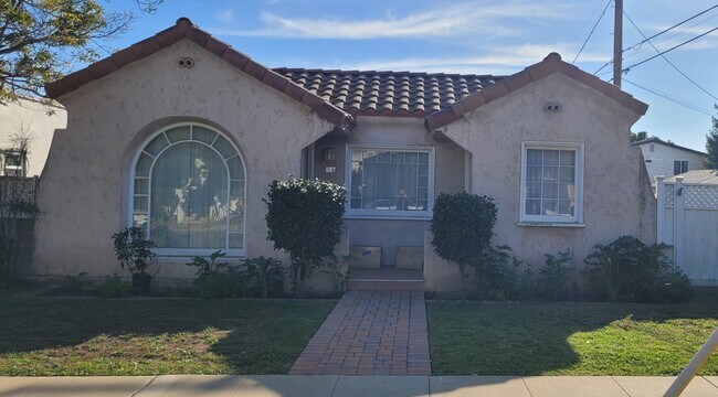 Original 1926 windows - 2360 Sonoma St