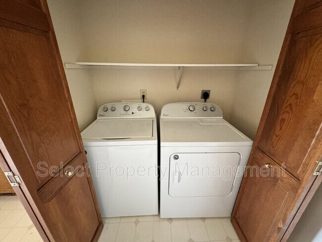 Building Photo - 7459 Montclair Dr