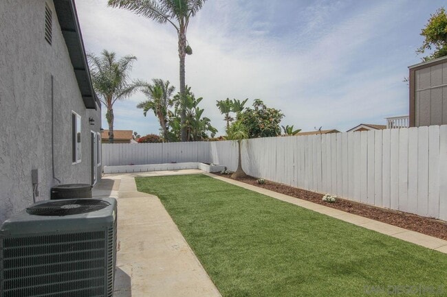 Building Photo - 8580 Flanders Dr