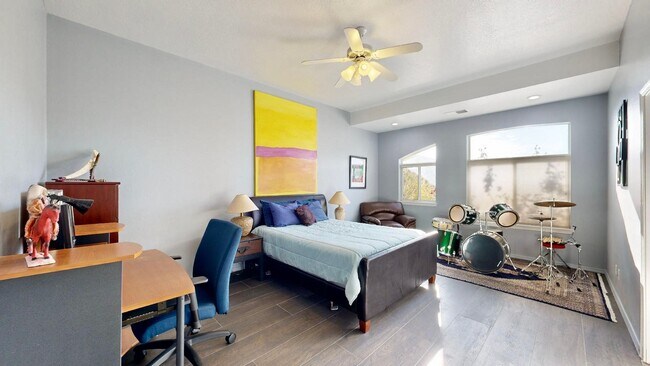 Building Photo - Move in Special Luxury 4 bedroom 4.5 bathr...