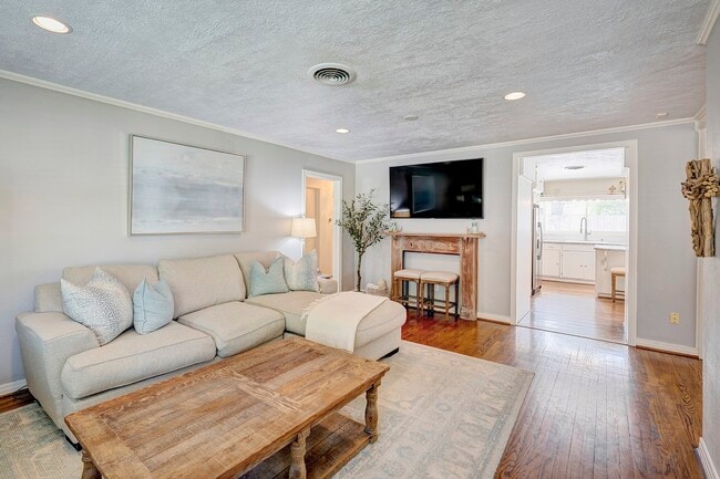 Building Photo - 3511 Broadmead Dr