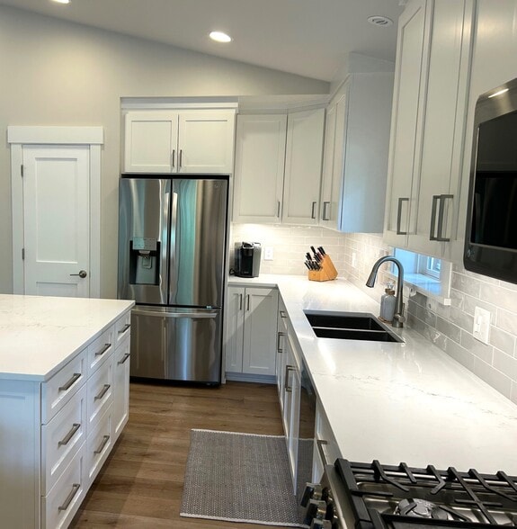 Building Photo - 3016 Memory Ln