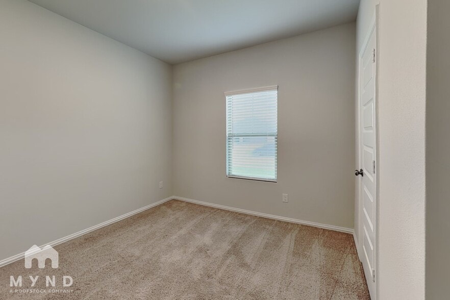Building Photo - 545 Meadow Run Dr