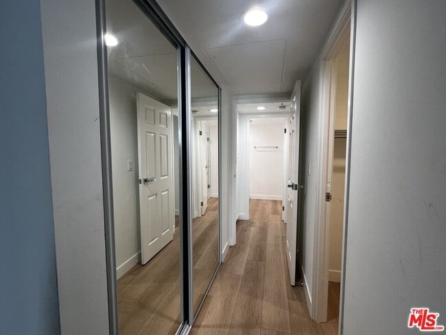 Building Photo - 10390 Wilshire Blvd