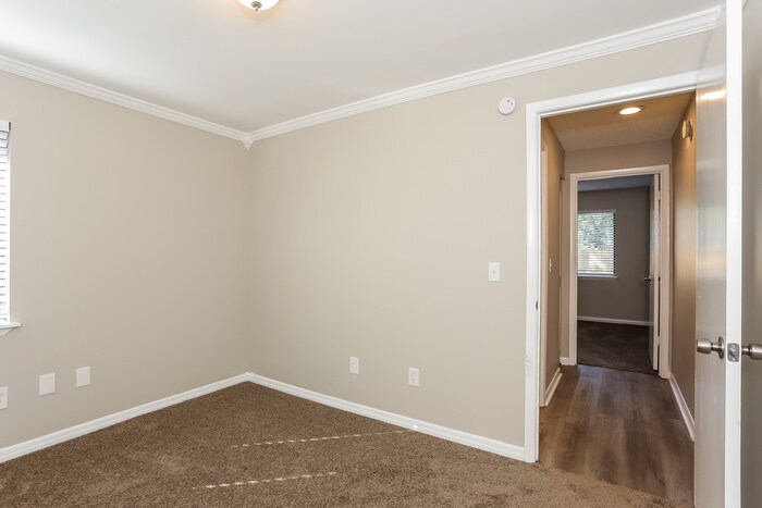 Building Photo - 6825 Coralberry Ln S