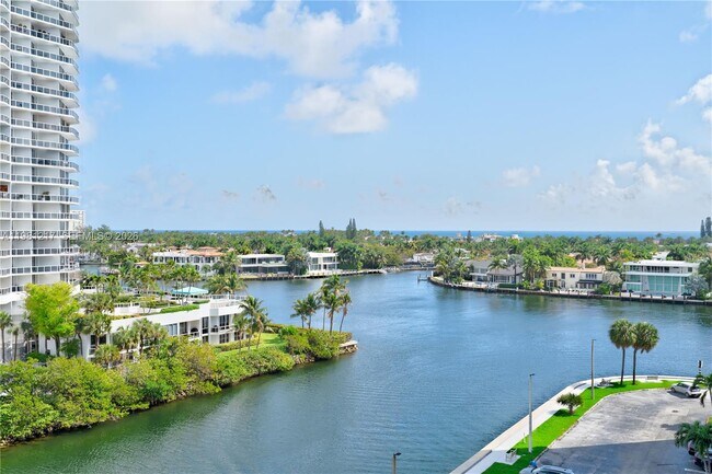 Building Photo - 20505 E Country Club Dr