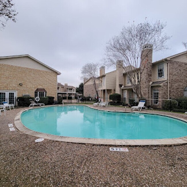 Building Photo - Beautiful two-story corner unit filled with natural light!
