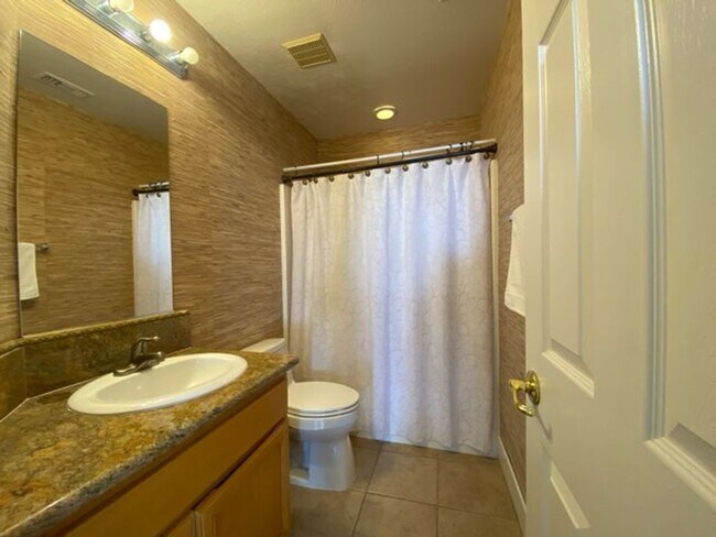 Building Photo - Great 4 Bd/3Bth in the San Marcos Santa Fe...