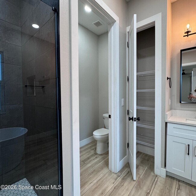 Building Photo - 971 Granata Ave