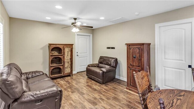 Building Photo - 1001 Welsh Ave