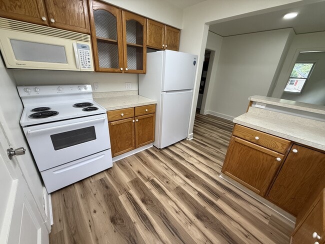 Building Photo - 1302 Highland Ave