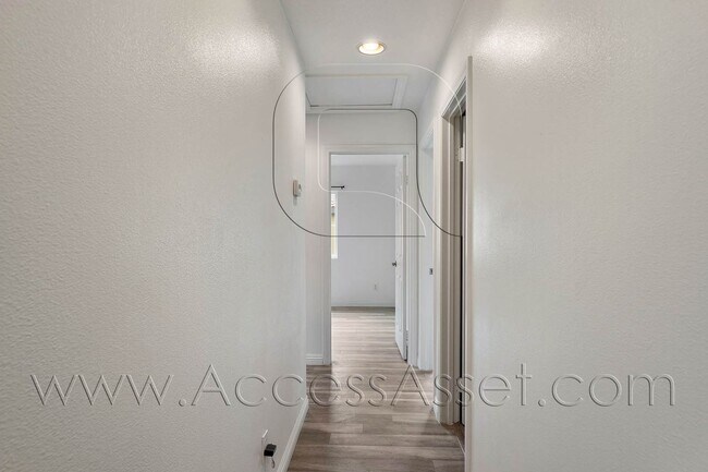 Building Photo - 8036 Englesma St