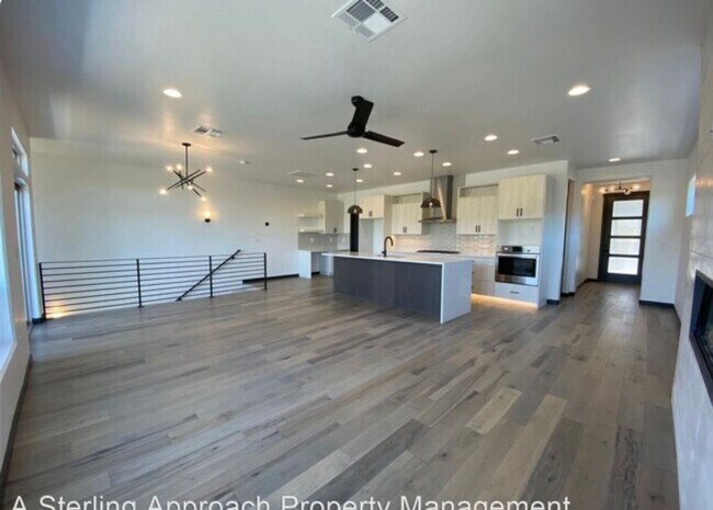Building Photo - Close to Micron! Luxury Town Home With Two...