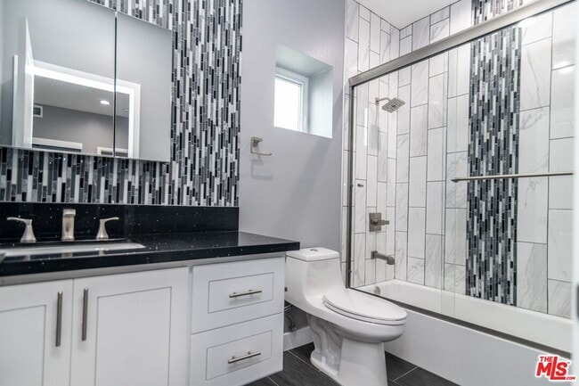 Building Photo - 1625 S New Hampshire Ave