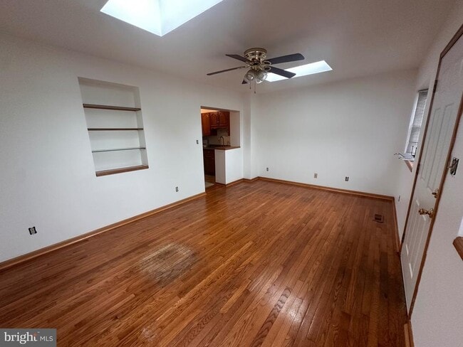 Building Photo - 6518 Belle Vista Ave