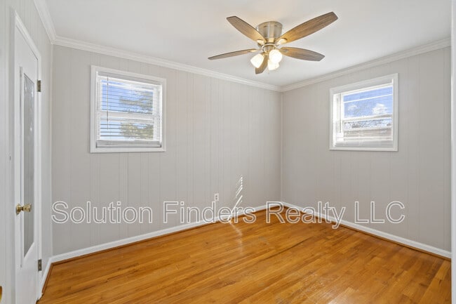 Building Photo - 305 Capitol Ct