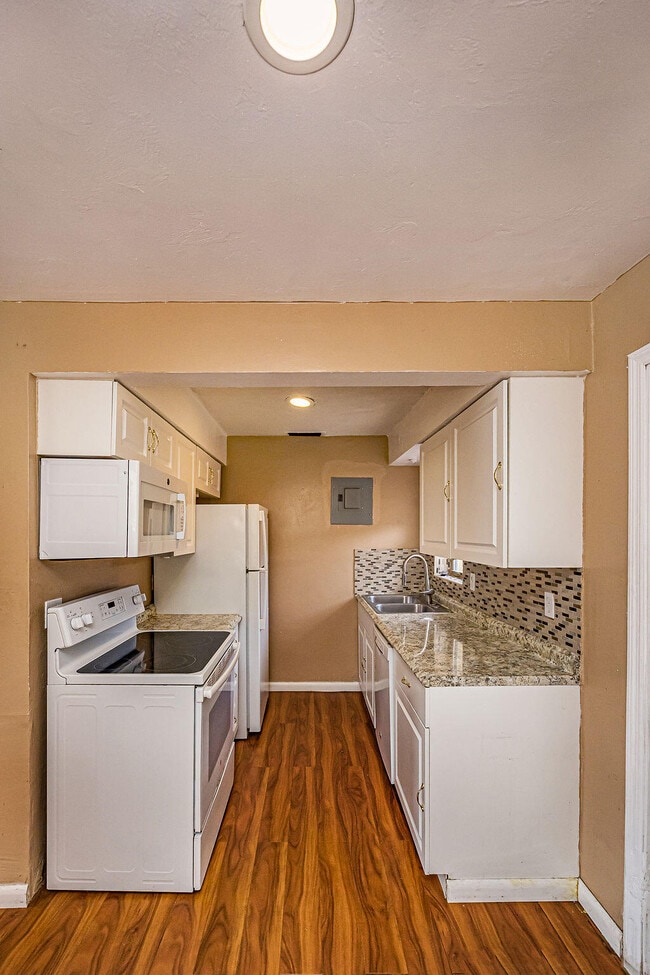 Building Photo - 260 NE 13th St