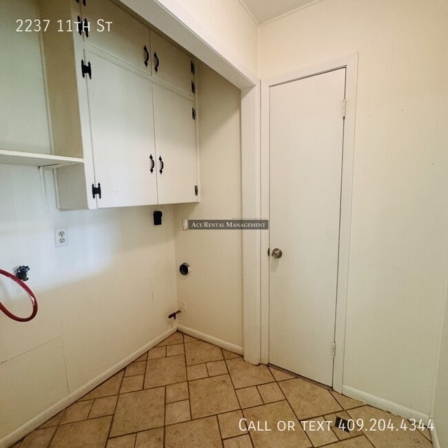 Building Photo - 2237 11th St