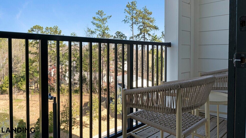Building Photo - 1270 Hillcrest Dr