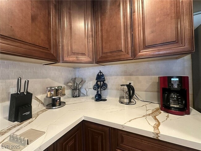 Building Photo - 2419 E Vegas Valley Dr