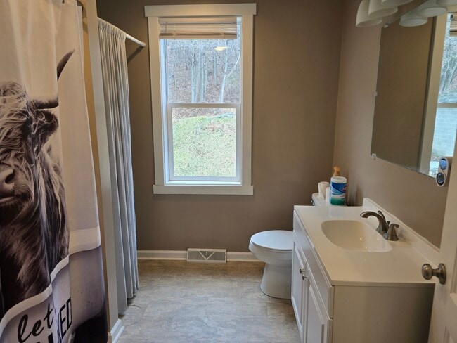 Building Photo - 633 Bessemer Ave