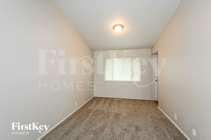 Building Photo - 1520 Ascot Terrace