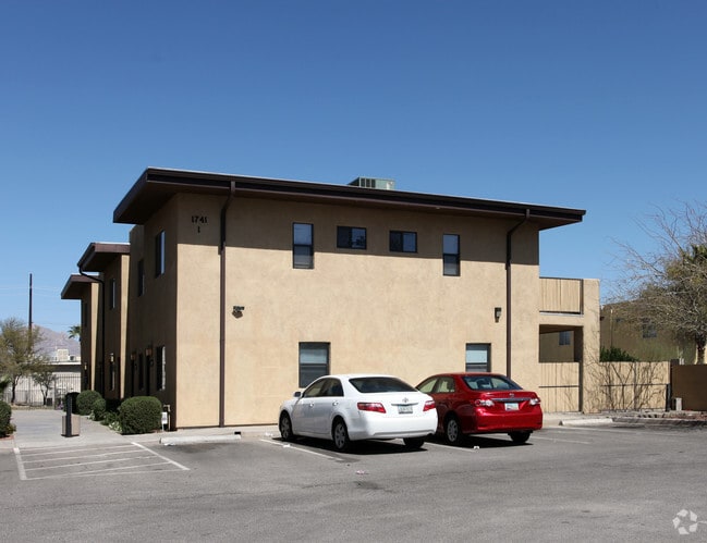 Building Photo - 1741 E Hedrick Dr