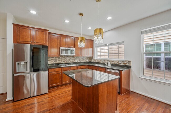 Building Photo - 3461 Eagle Ridge Dr