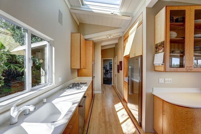 Building Photo - FIVE BEDROOM THREE-AND-A-HALF BATH HOME WI...
