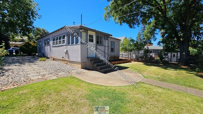 Building Photo - 2 Bedroom 1 Bath in Historic Folsom