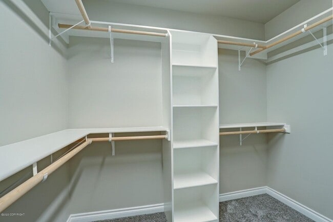 Building Photo - Live in luxury and style in this new, modern 4 bedroom home with upgraded everything, mountain vi...