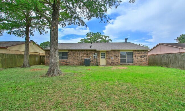 Building Photo - 17626 Bullis Gap Dr
