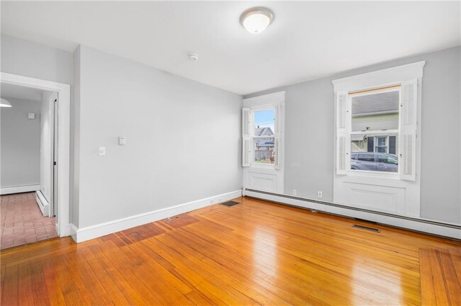 Building Photo - 1561 Cranston St