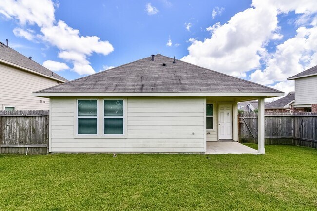 Building Photo - 6107 El Granate Dr