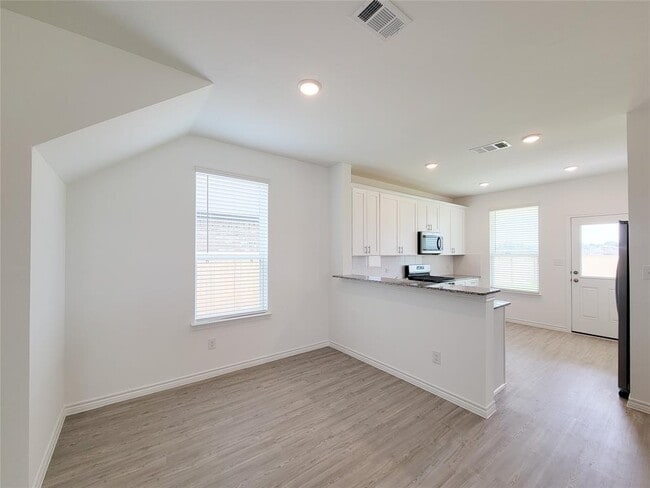 Building Photo - 166 Longhorn Run Dr