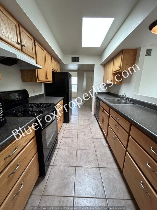 Building Photo - 2201 N Sparkman-Unit 2