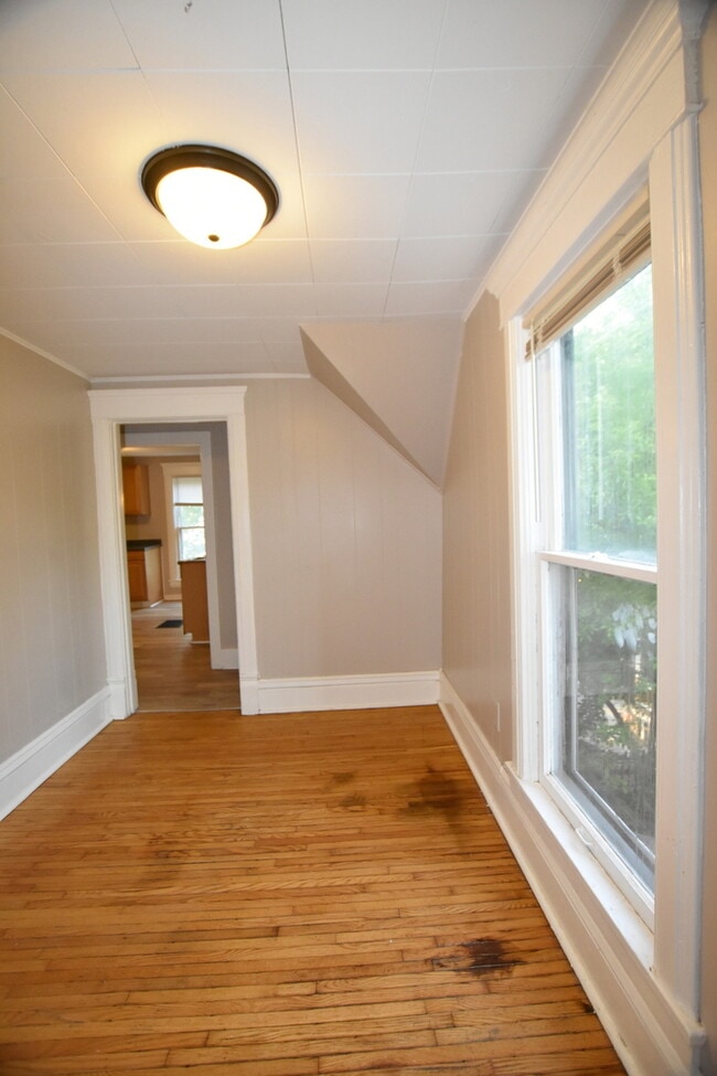 Building Photo - 338 Marion Ave