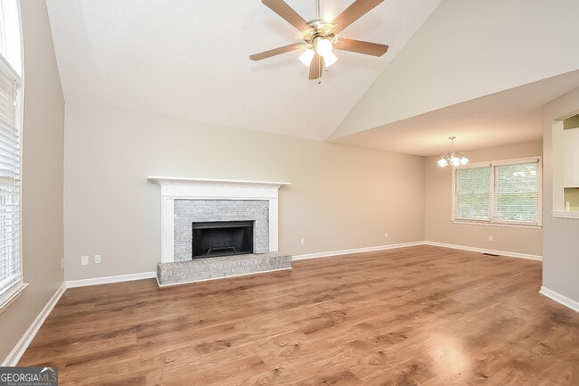 Building Photo - 19 Widgeon Way SW