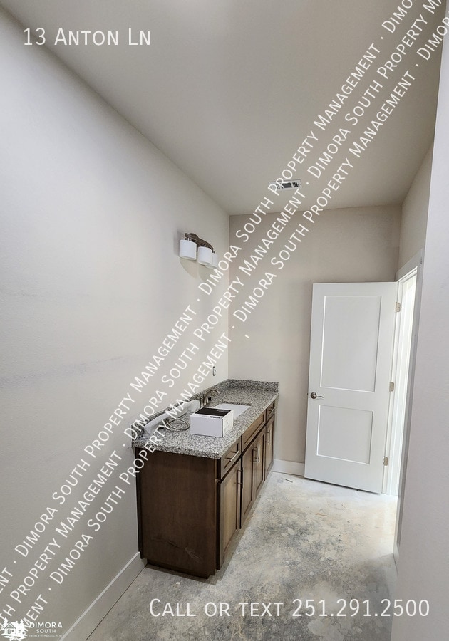 Building Photo - 13 Anton Ln