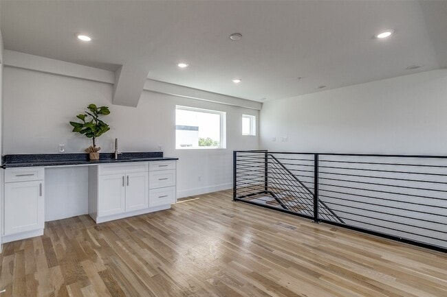 Building Photo - 4701 San Jacinto St