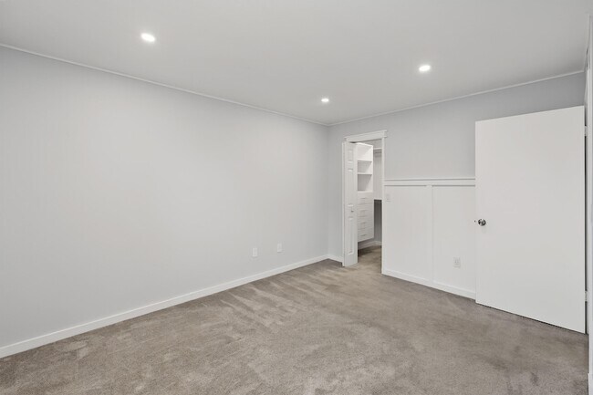 Building Photo - 1259 SW 46th Ave