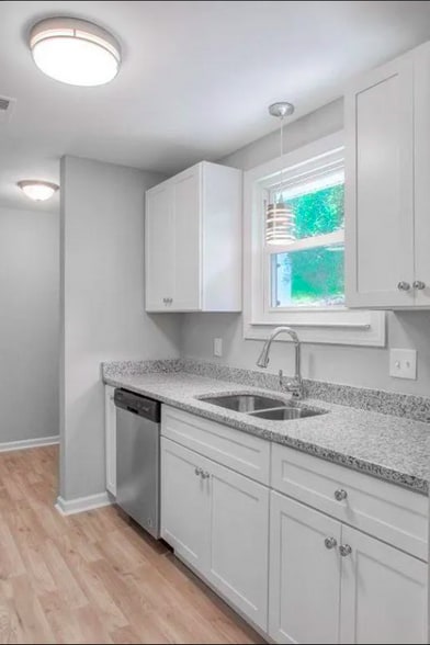 Building Photo - 212 Broadmoor Dr