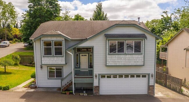Building Photo - 4 Bed 3Bath Beautiful Single-family House ...